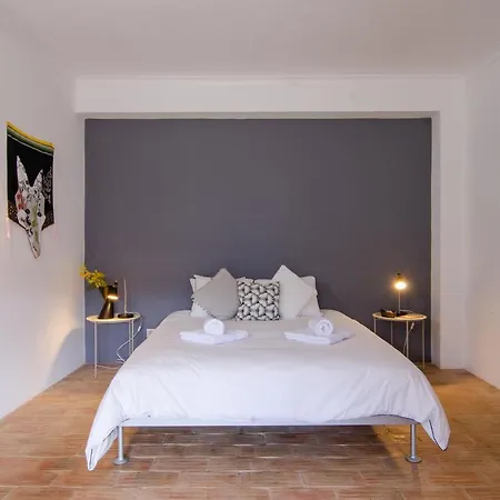 Special Farmstay, Faia-guarda *