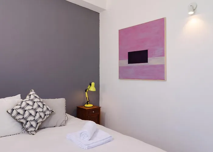 Special Farmstay, Faia-guarda *